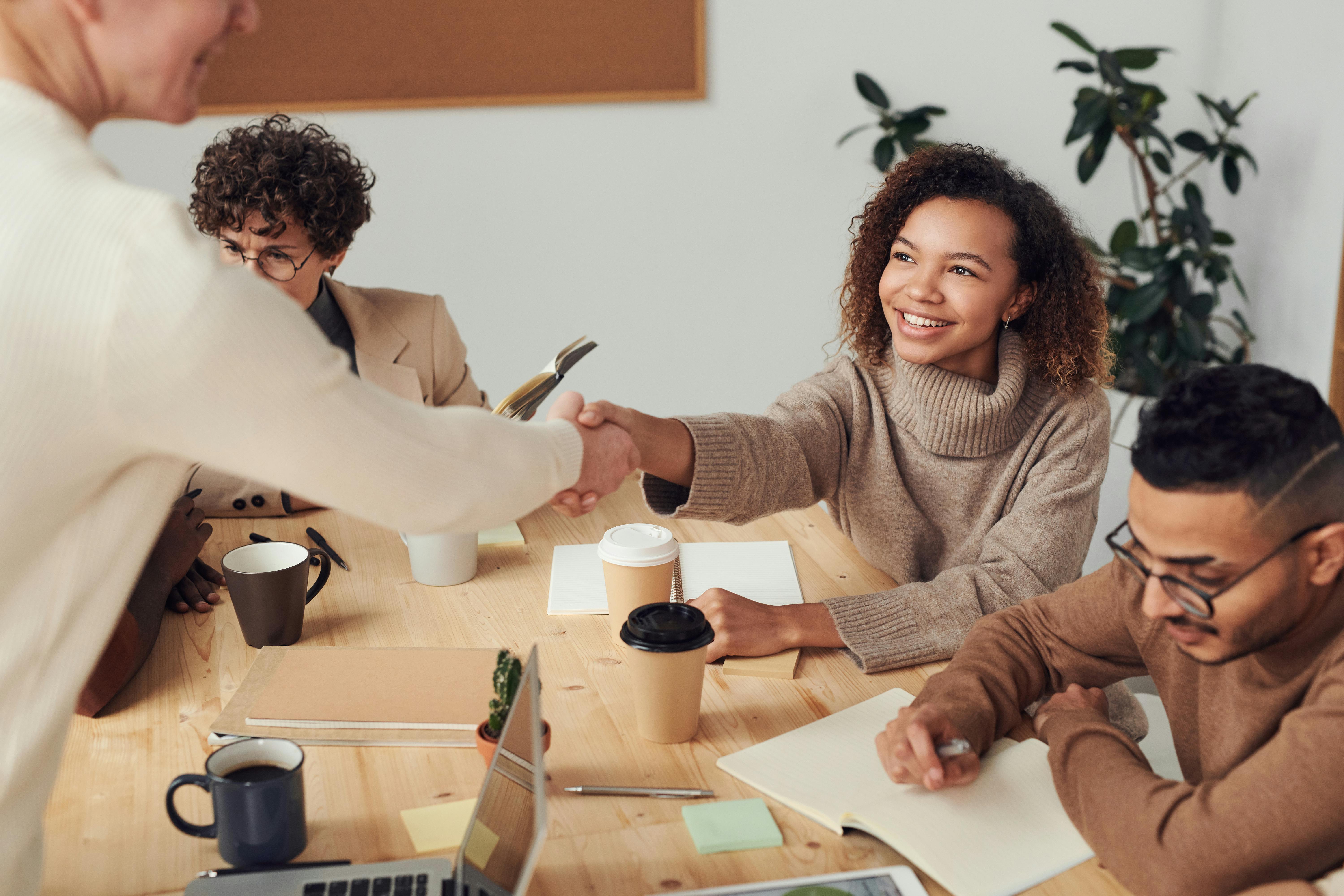 How does a local accountant support business growth?