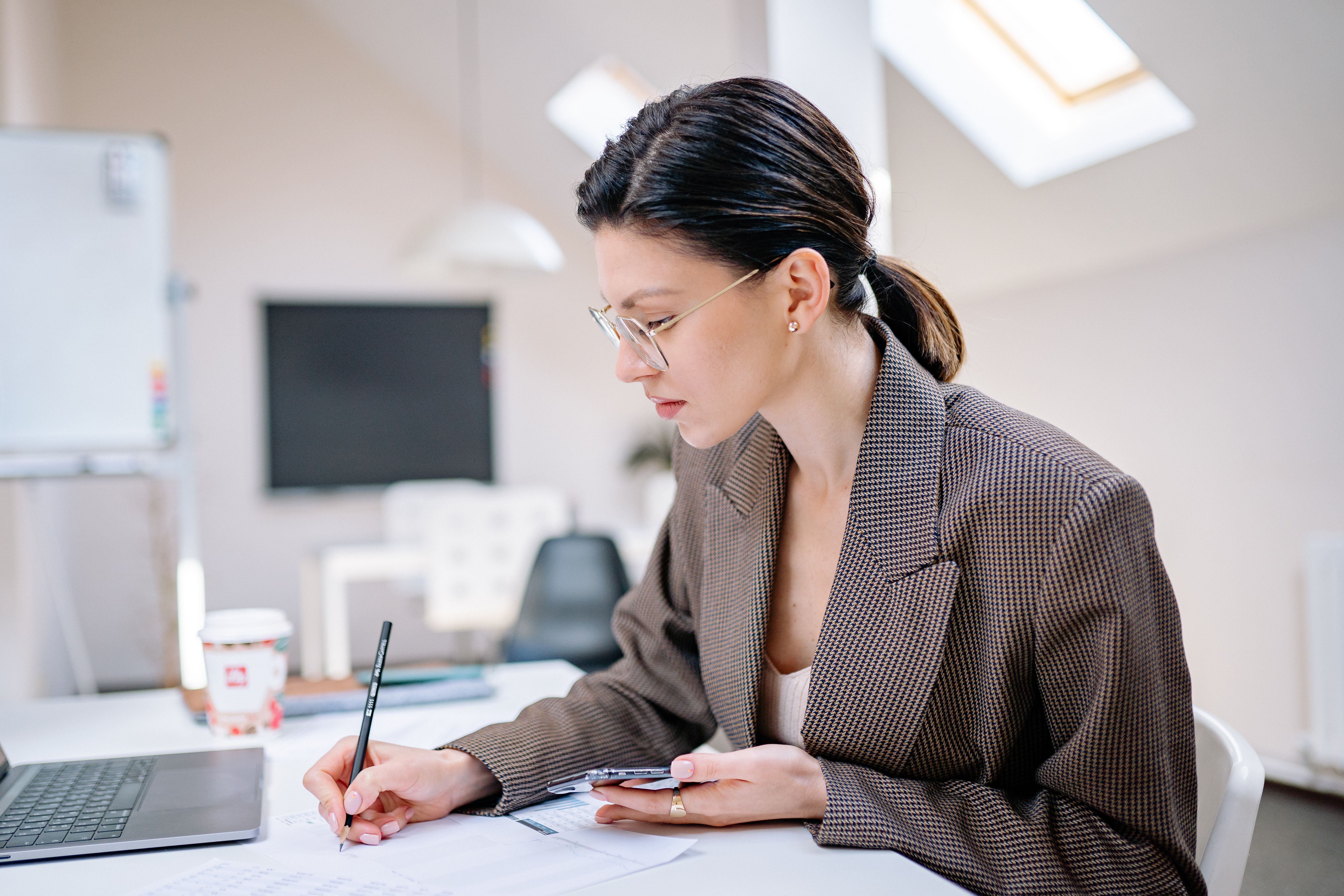 Clearer Cash Flow and Better Decisions: The Hidden Value of Outsourced Bookkeeping